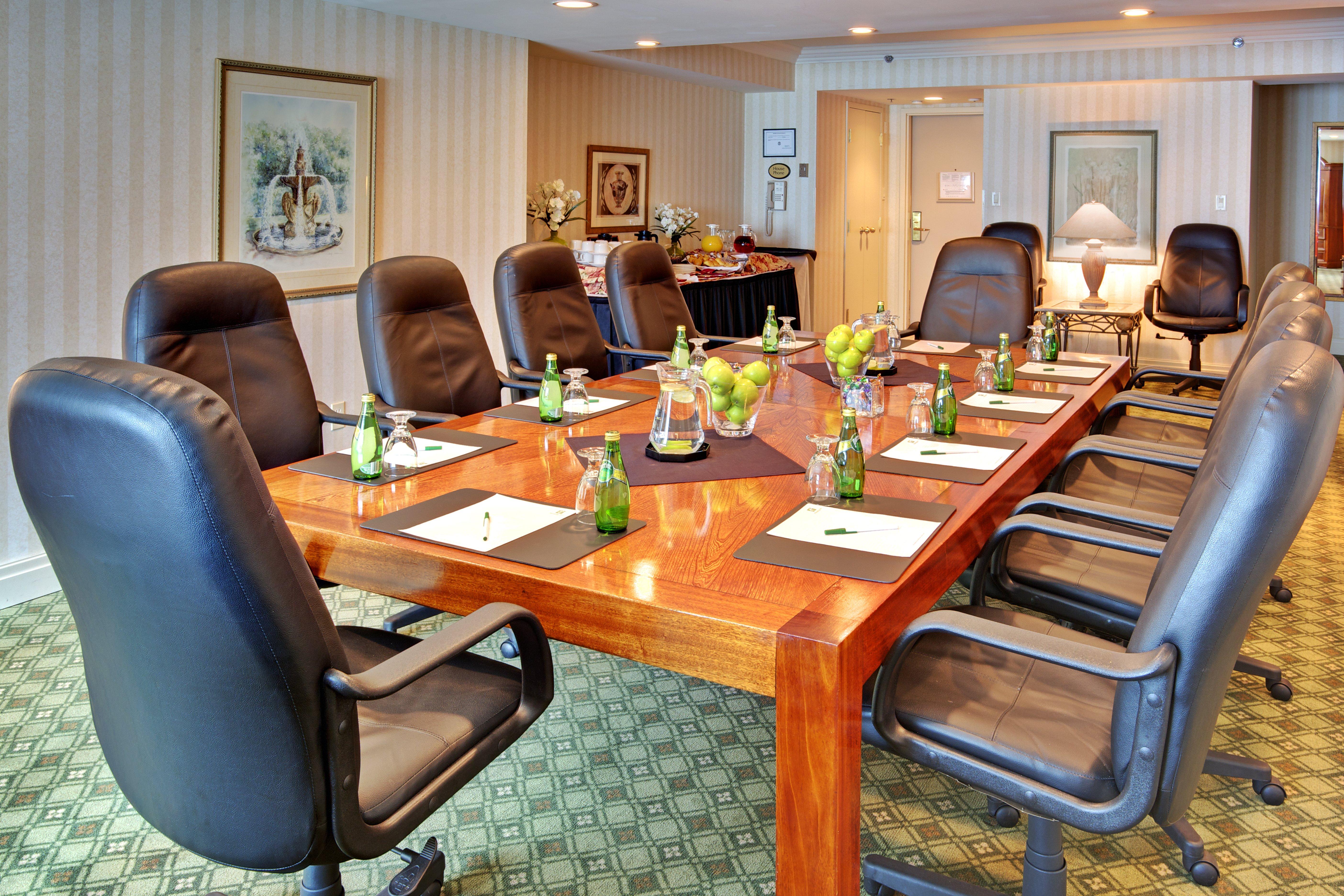 Holiday Inn & Suites Oakville At Bronte By Ihg Esterno foto